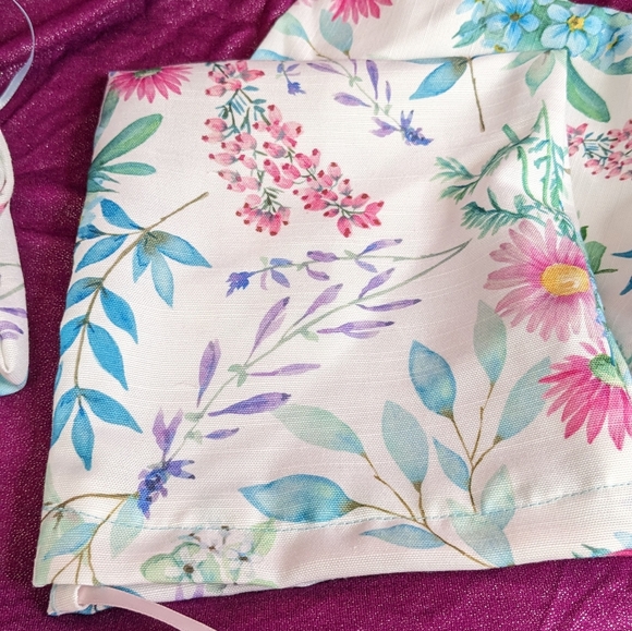 Upcycled floral drawstring reusable giftbag (blue drawstring) - Picture 2 of 4